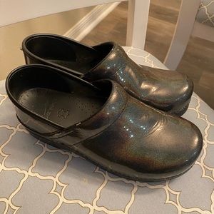 Dansko prism clogs